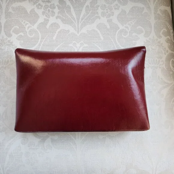 SAINT LAURENT Cassandre Large Envelope Pouch in Shiny Leather Dark Ruby - Picture 4 of 7